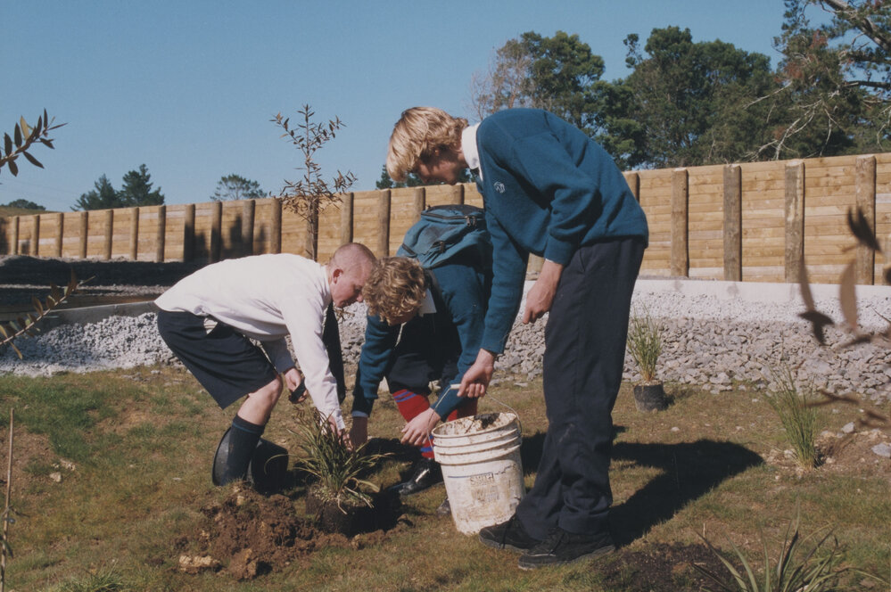 Seniors Tree planting (1999)