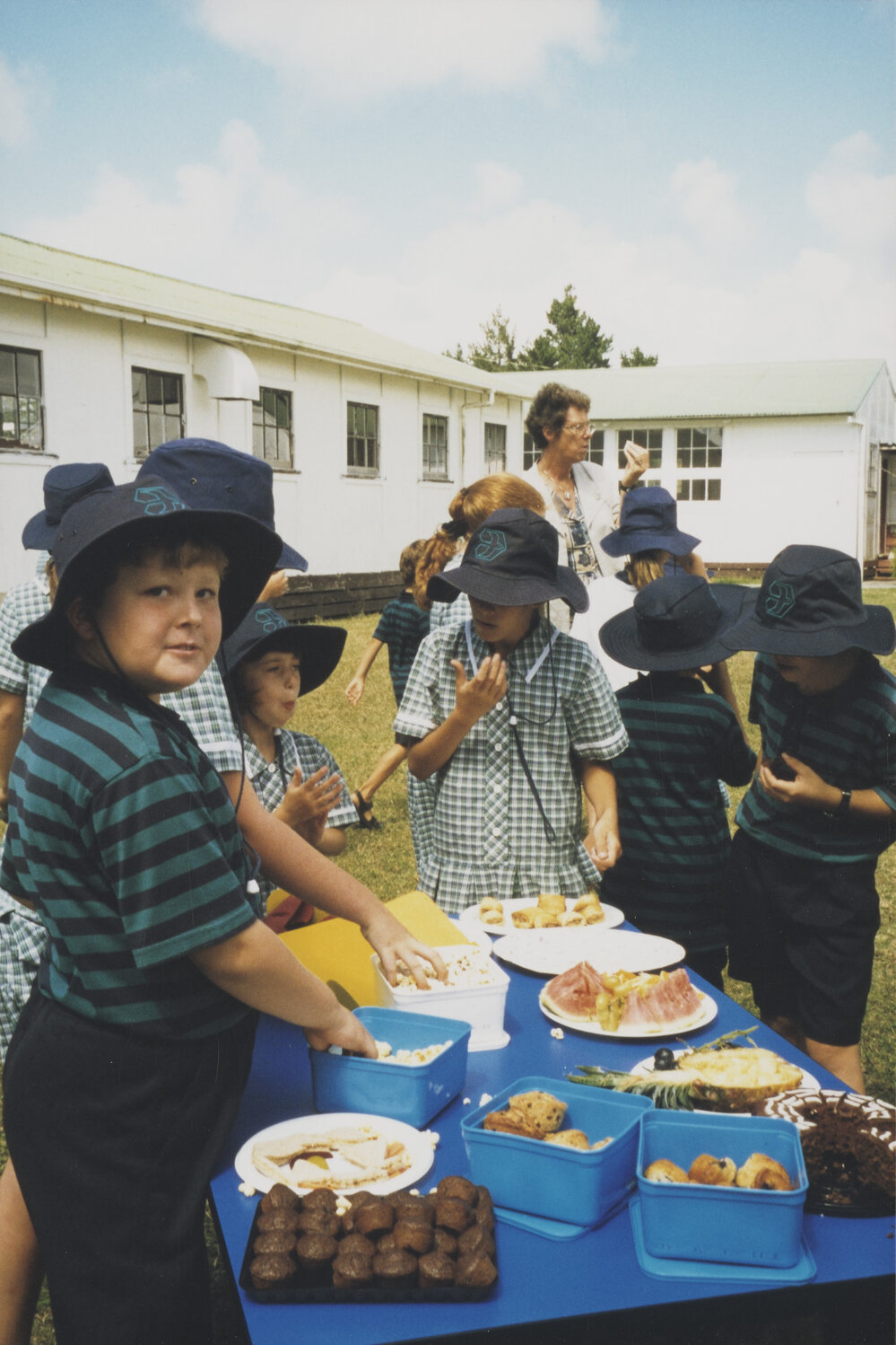 Students enjoying a picnic