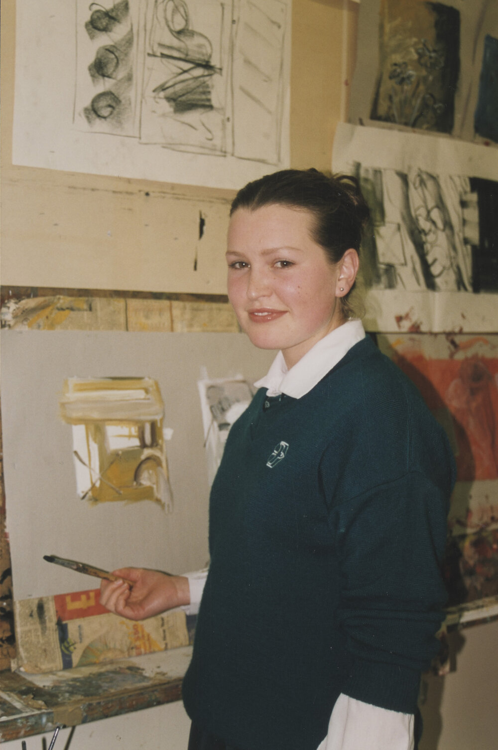 Student in art class