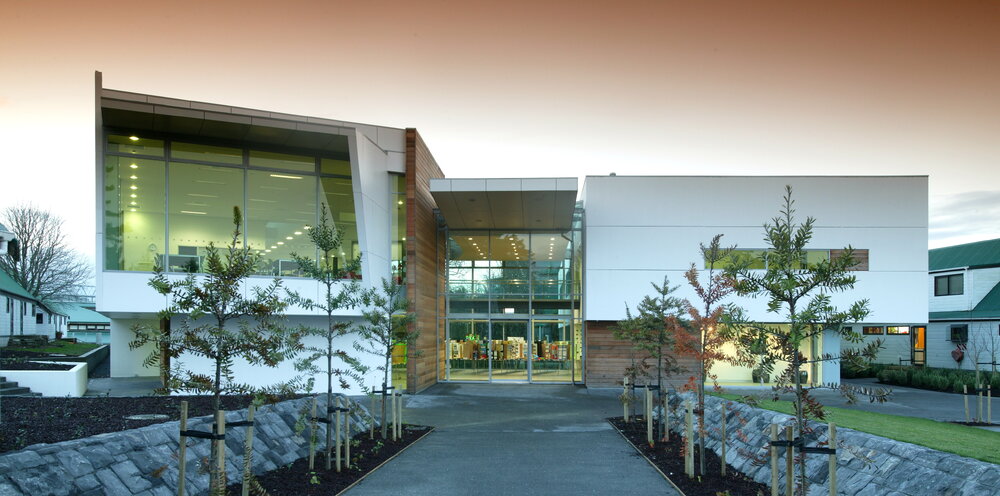 Library Information Centre (2004)