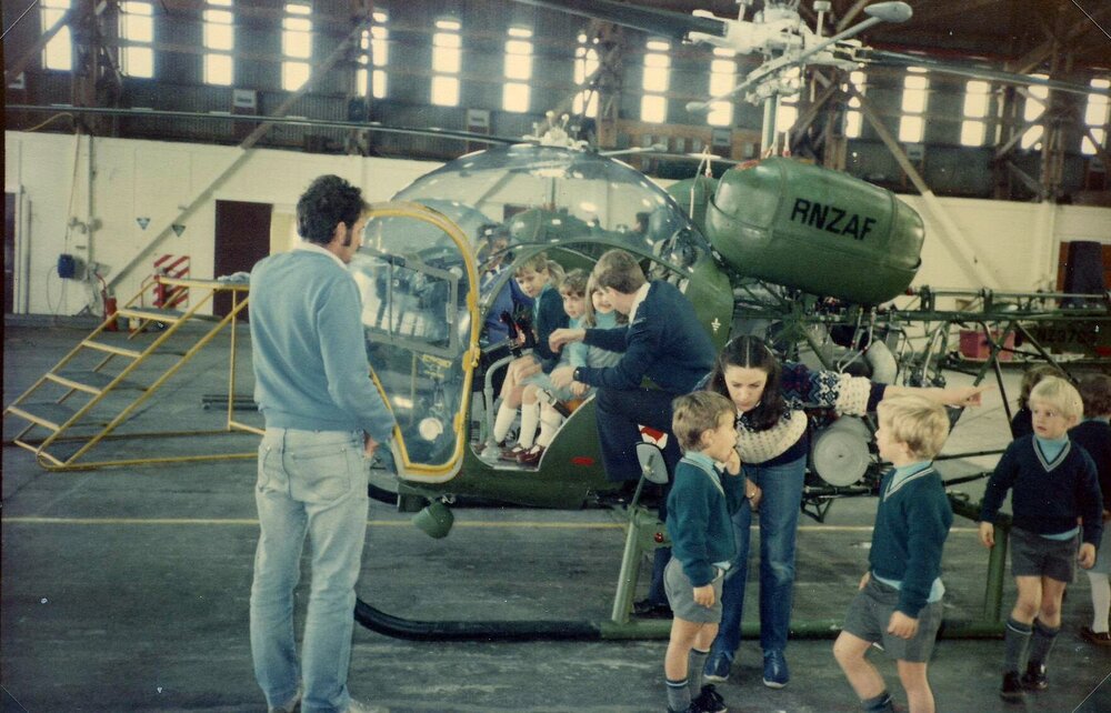 Kindy Trip to RNZAF base (1986)