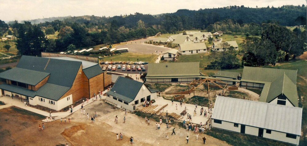 Kristin School (1984)