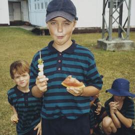 Students enjoying a picnic